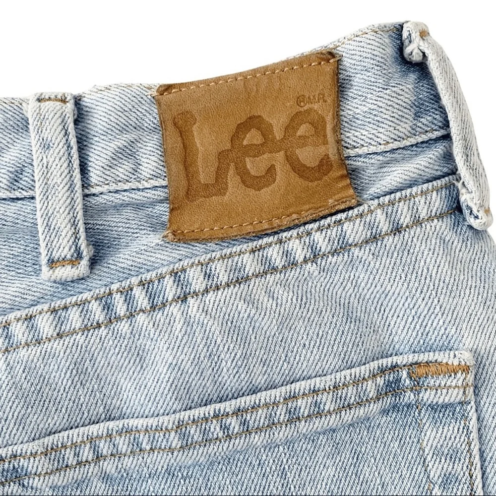 Vintage 90s Lee High Rise Loose Fit Bermuda Mom Shorts Light Wash Faded Denim XL